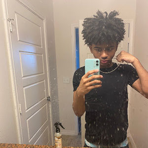 Meet your Posher, Karmella